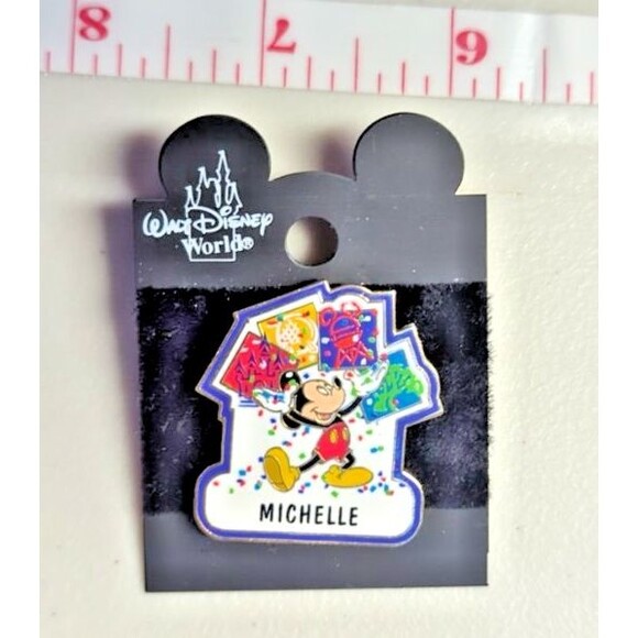Walt Disney Worlds Name (Michelle) Pin with Mickey Juggling the Magic at Disney - Picture 8 of 8